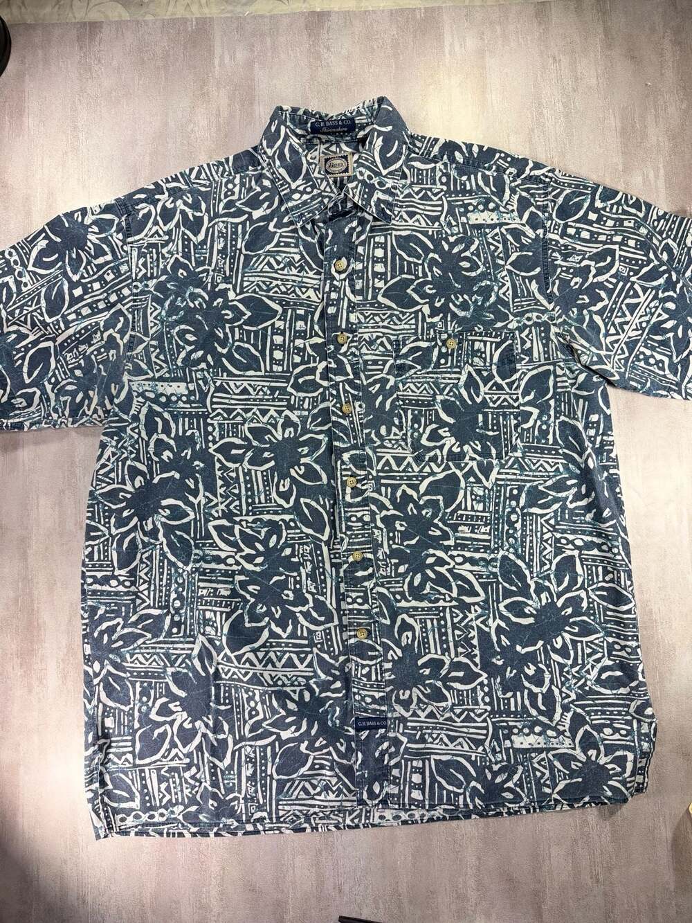G.H. Bass & Co. Vintage Abstract Tribal Floral Print Short Sleeve Button Down Sh